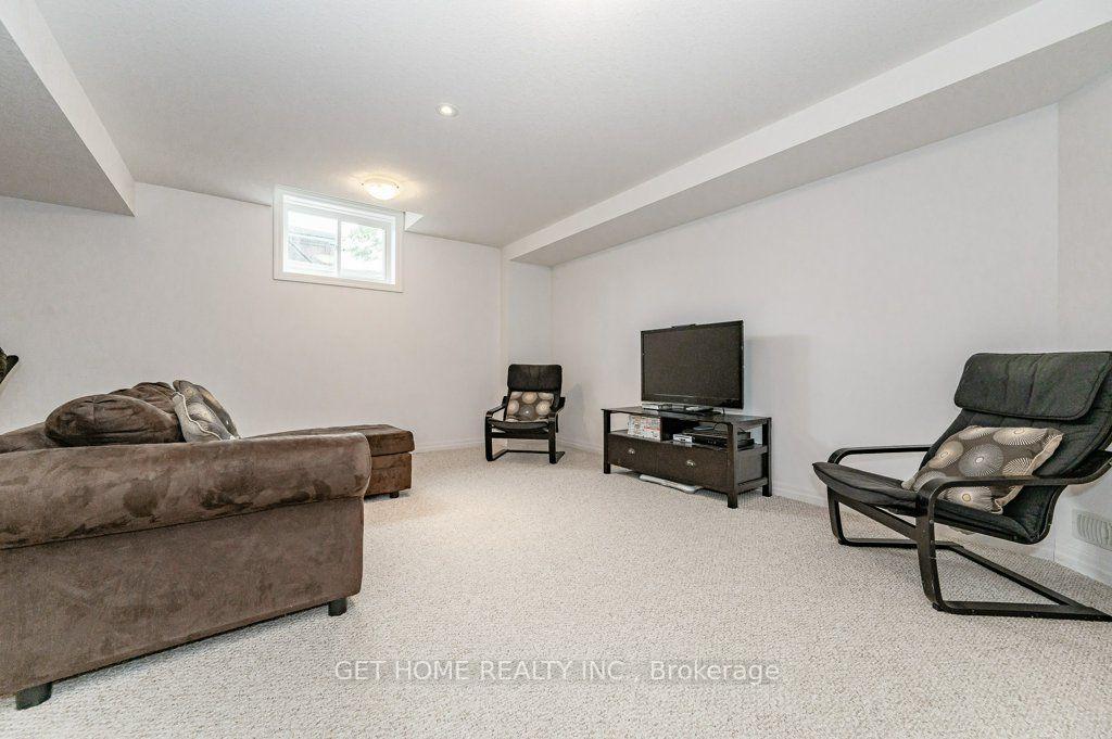 Photo 15 of 131 Hardcastle Drive, Cambridge — HOMEH