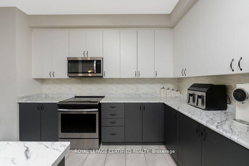 Photo 13 of Unit 2, 25 Elliot Street E, Centre Wellington, Fergus — HOMEH