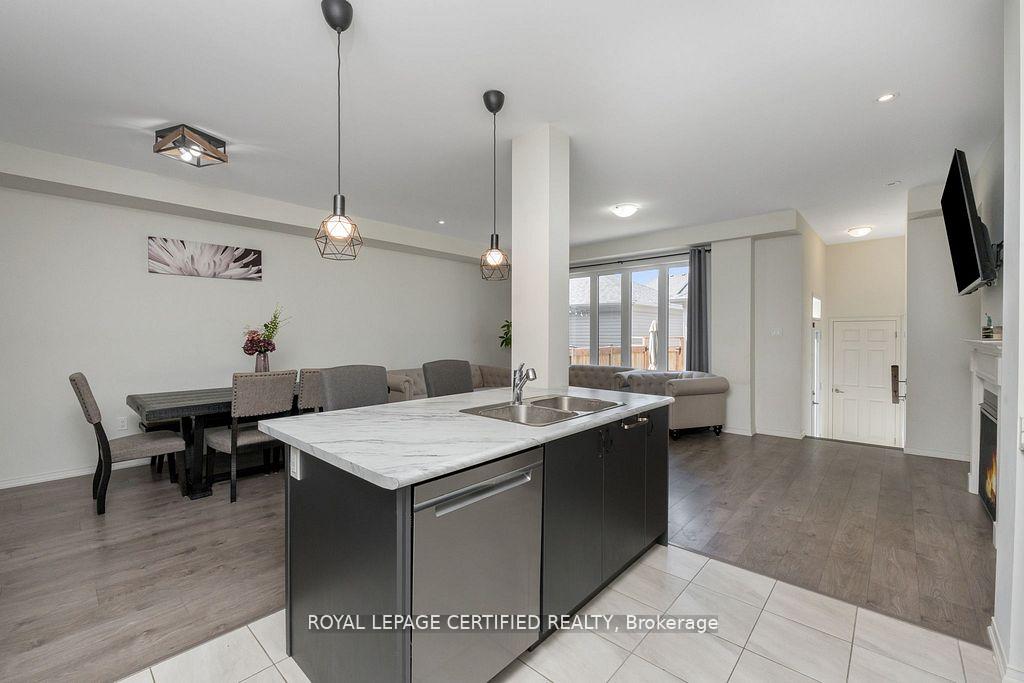 Photo 14 of Unit 2, 25 Elliot Street E, Centre Wellington, Fergus — HOMEH