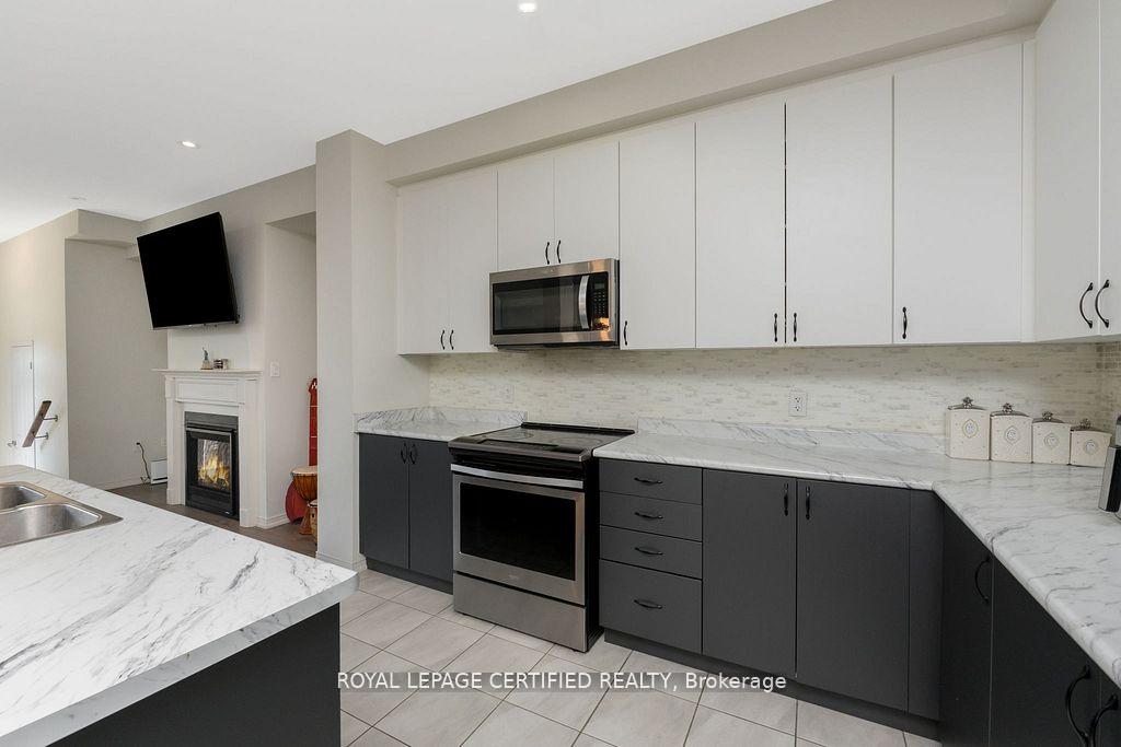 Photo 15 of Unit 2, 25 Elliot Street E, Centre Wellington, Fergus — HOMEH