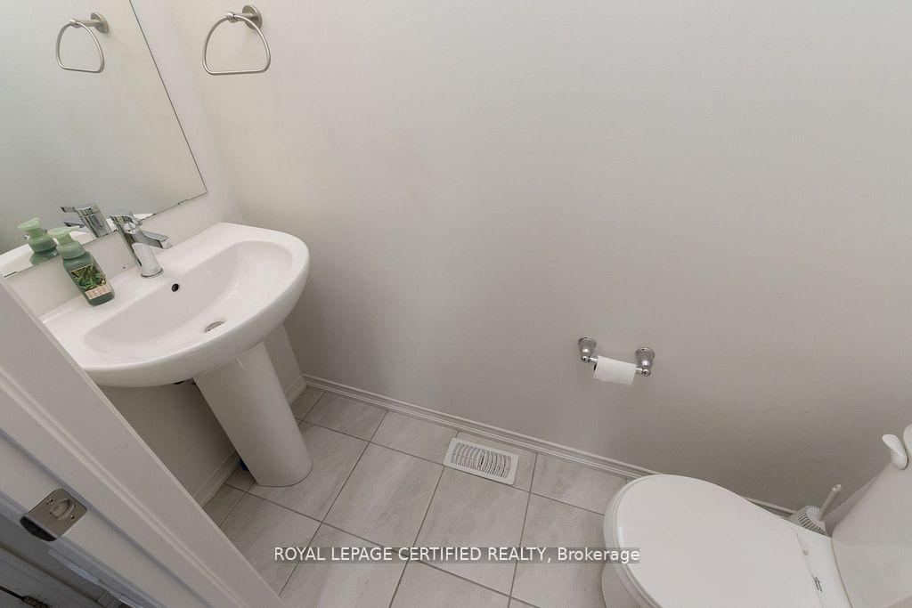 Photo 23 of Unit 2, 25 Elliot Street E, Centre Wellington, Fergus — HOMEH