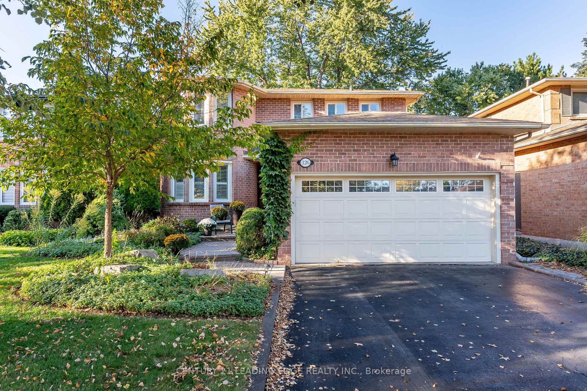 Photo 1 of 126 Tilman Circle, Markham, Markham Village — HOMEH