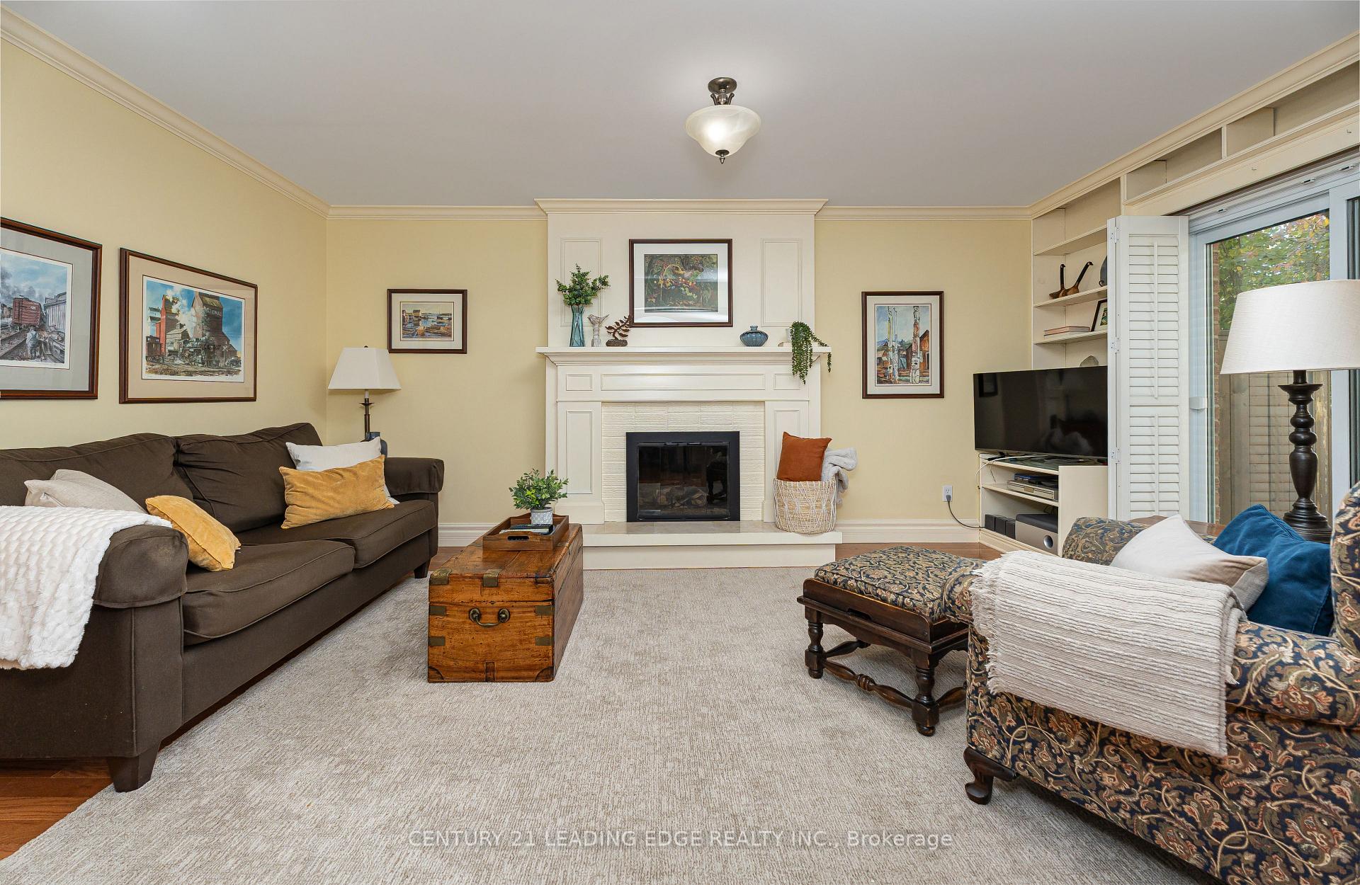 Photo 7 of 126 Tilman Circle, Markham, Markham Village — HOMEH