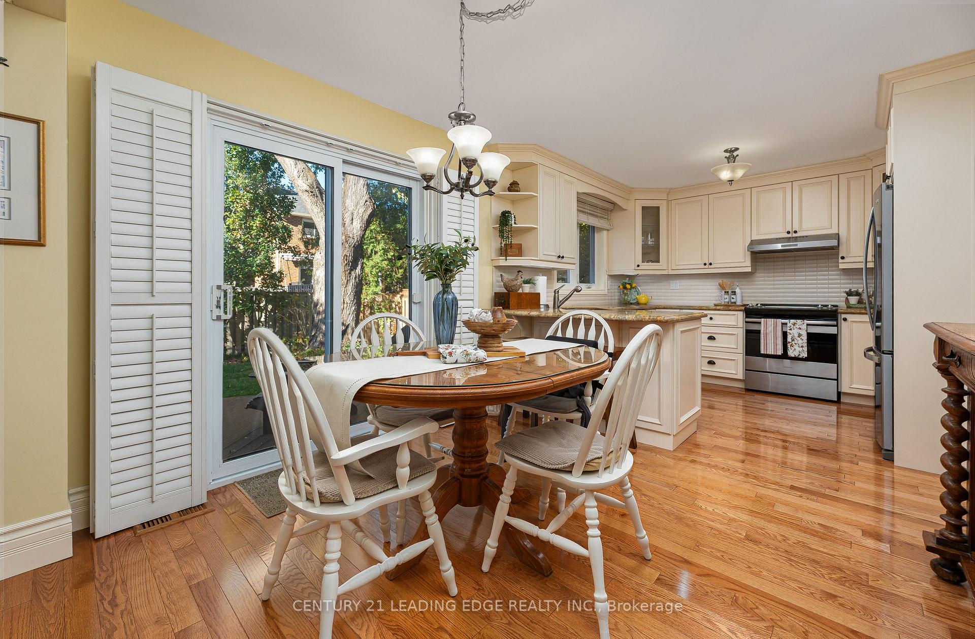 Photo 9 of 126 Tilman Circle, Markham, Markham Village — HOMEH