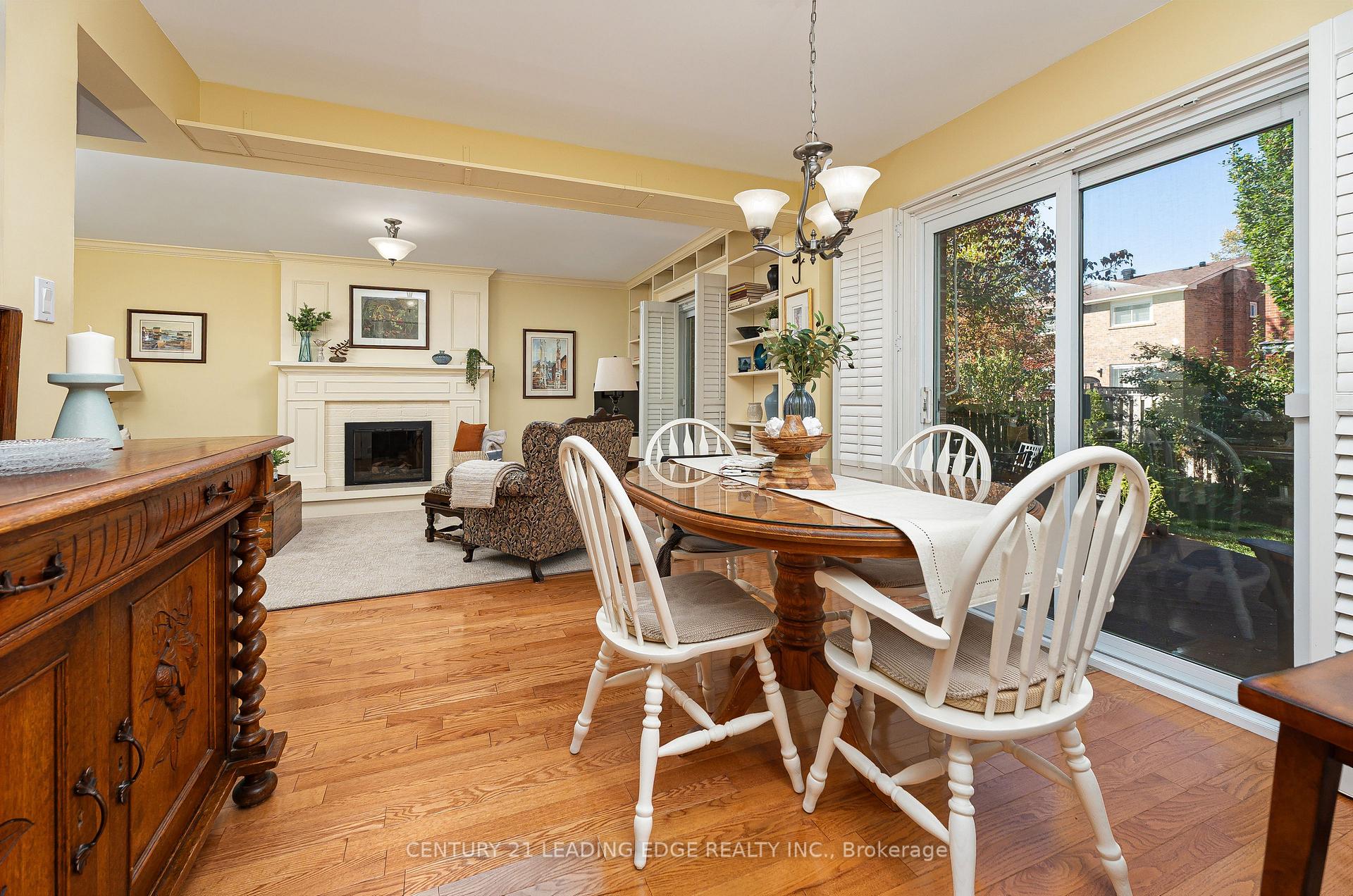 Photo 12 of 126 Tilman Circle, Markham, Markham Village — HOMEH