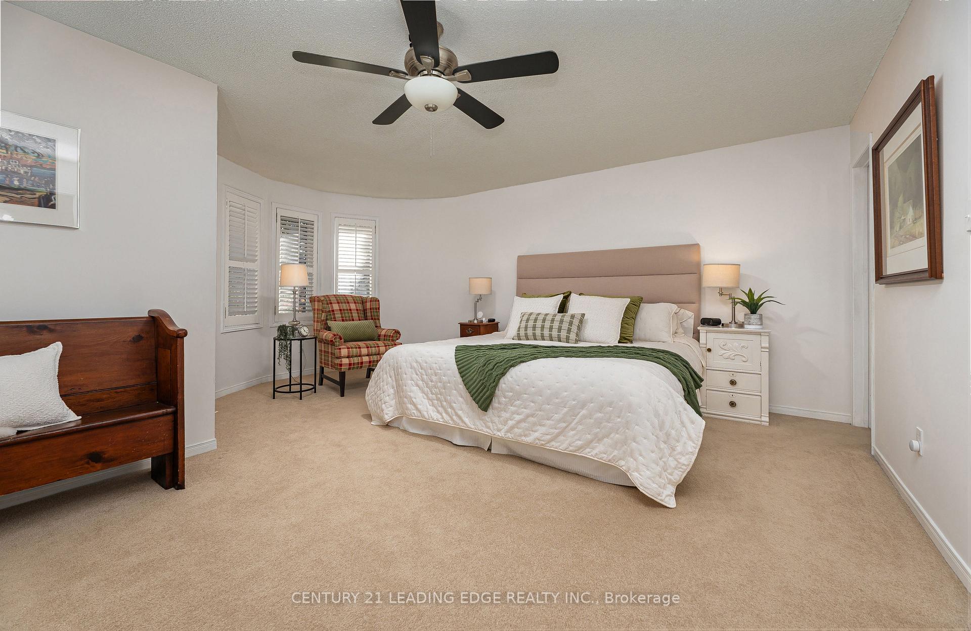 Photo 15 of 126 Tilman Circle, Markham, Markham Village — HOMEH