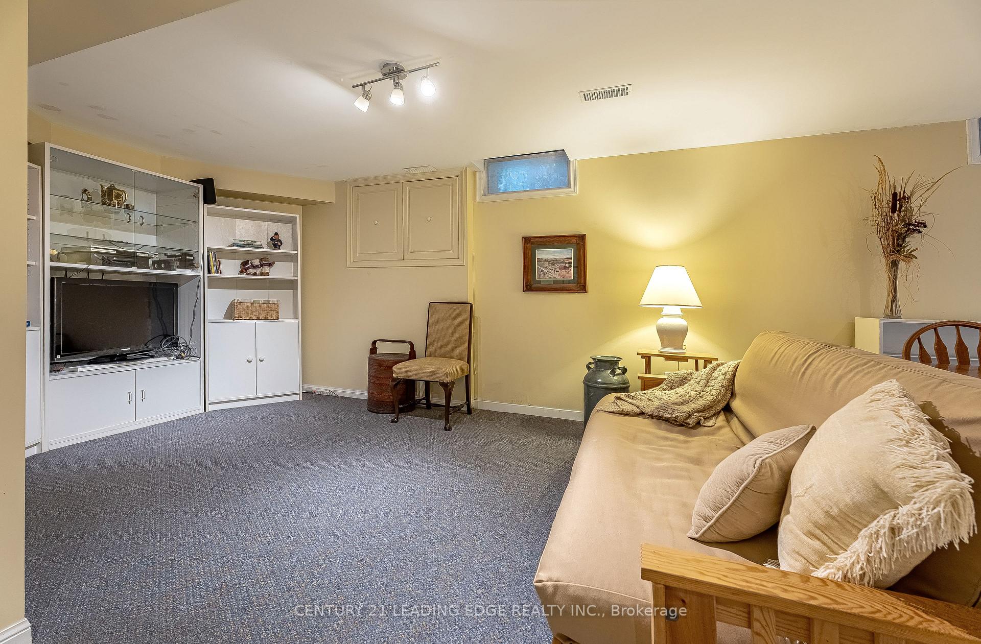 Photo 24 of 126 Tilman Circle, Markham, Markham Village — HOMEH