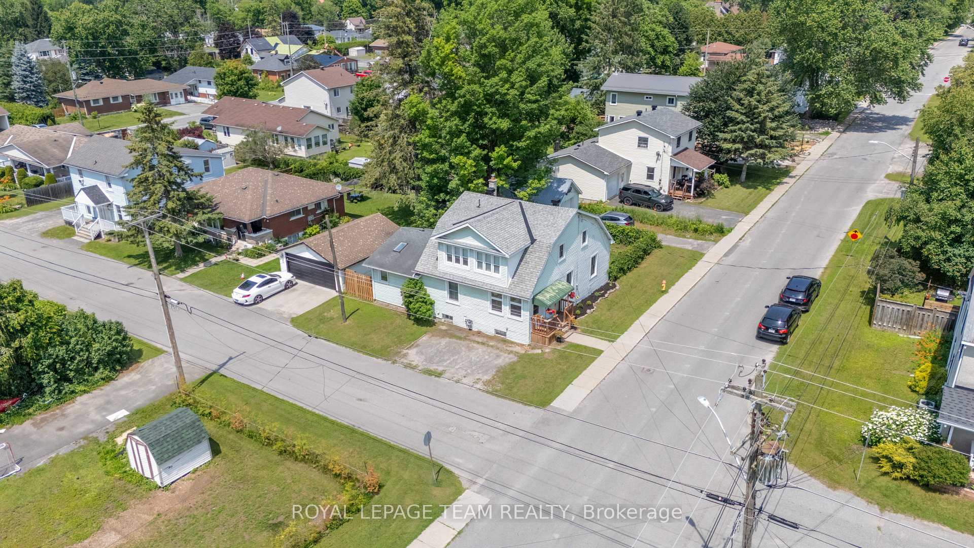 Photo 3 of 301 Oxford Street E, North Grenville, Kemptville — HOMEH