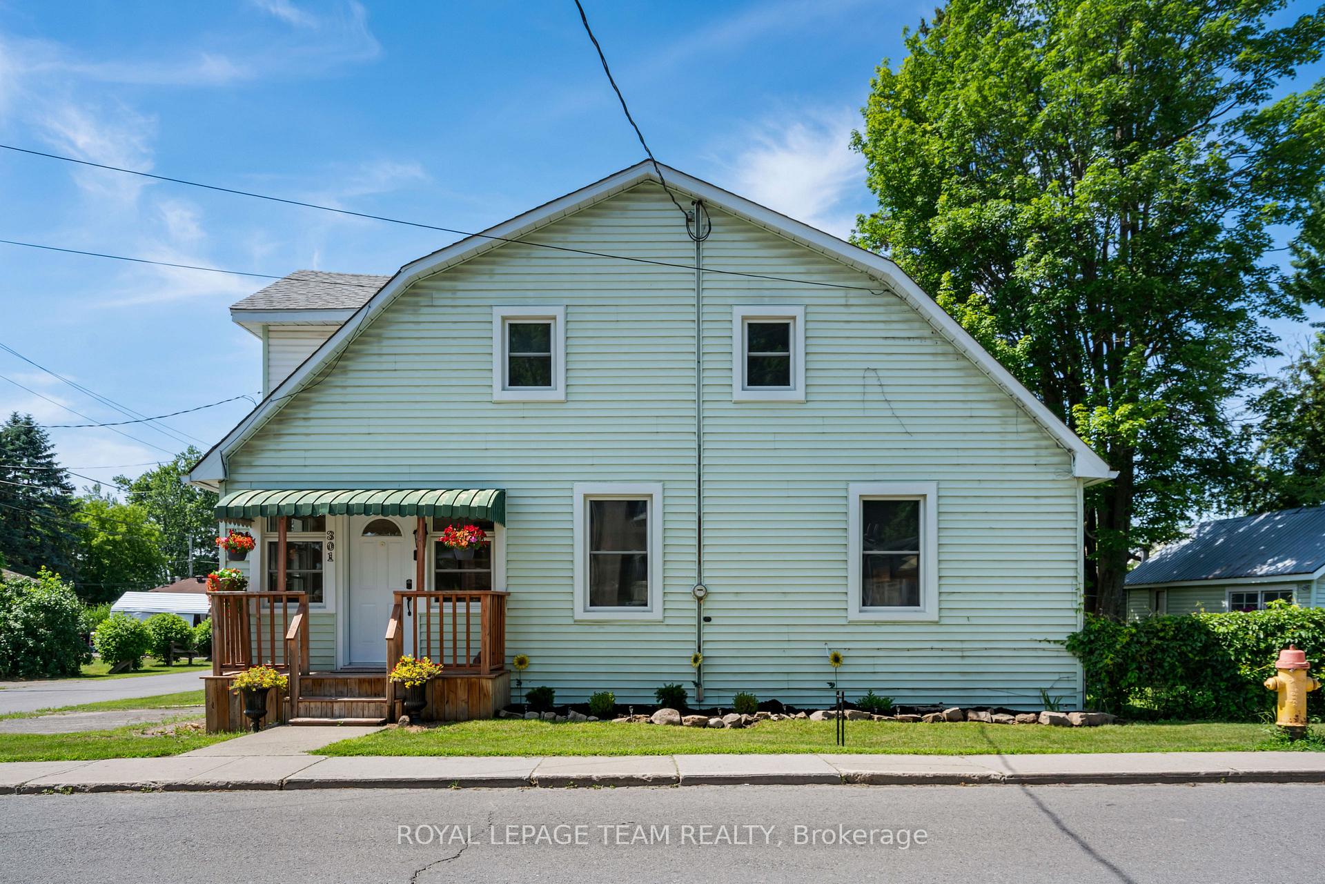 Photo 4 of 301 Oxford Street E, North Grenville, Kemptville — HOMEH