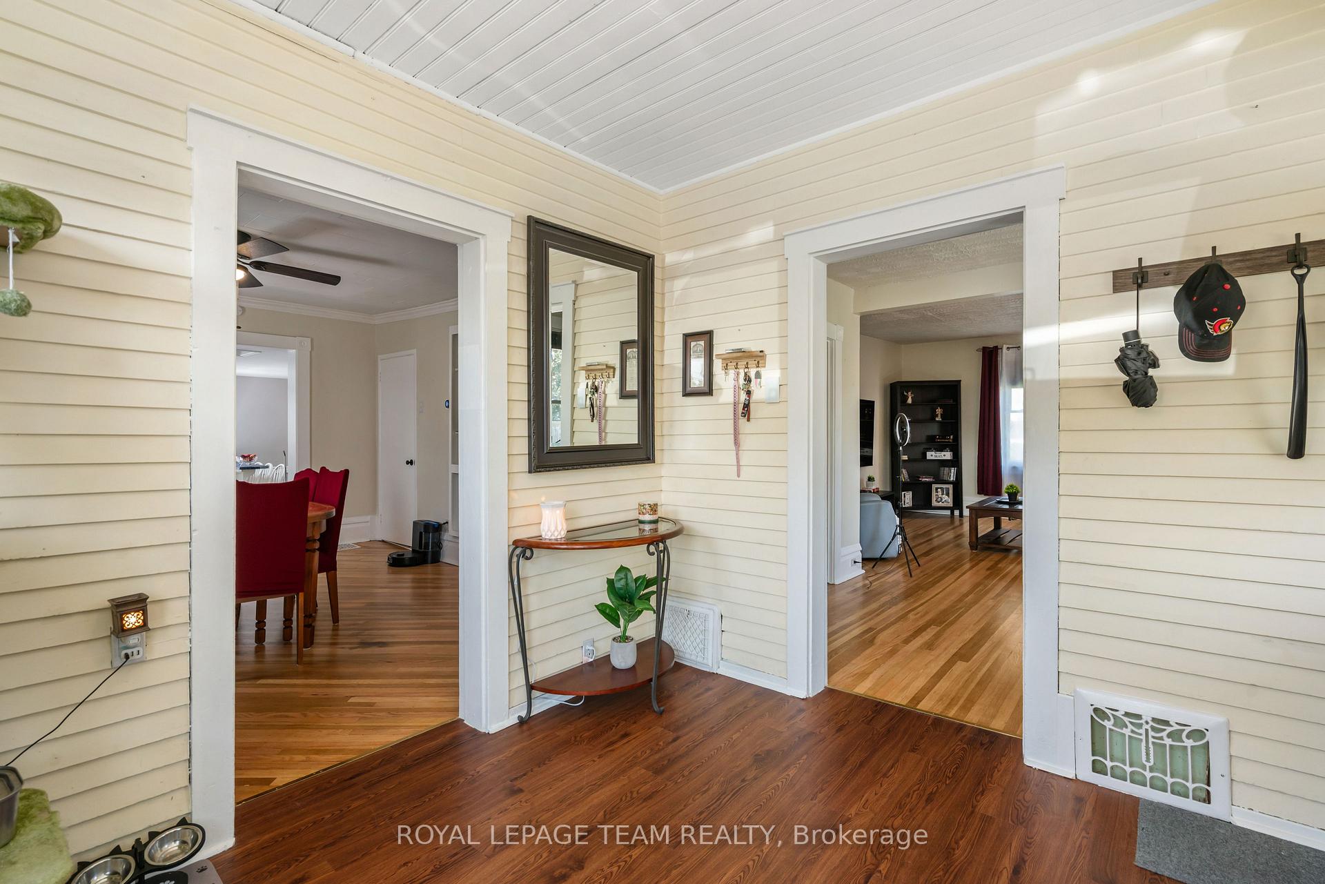 Photo 6 of 301 Oxford Street E, North Grenville, Kemptville — HOMEH