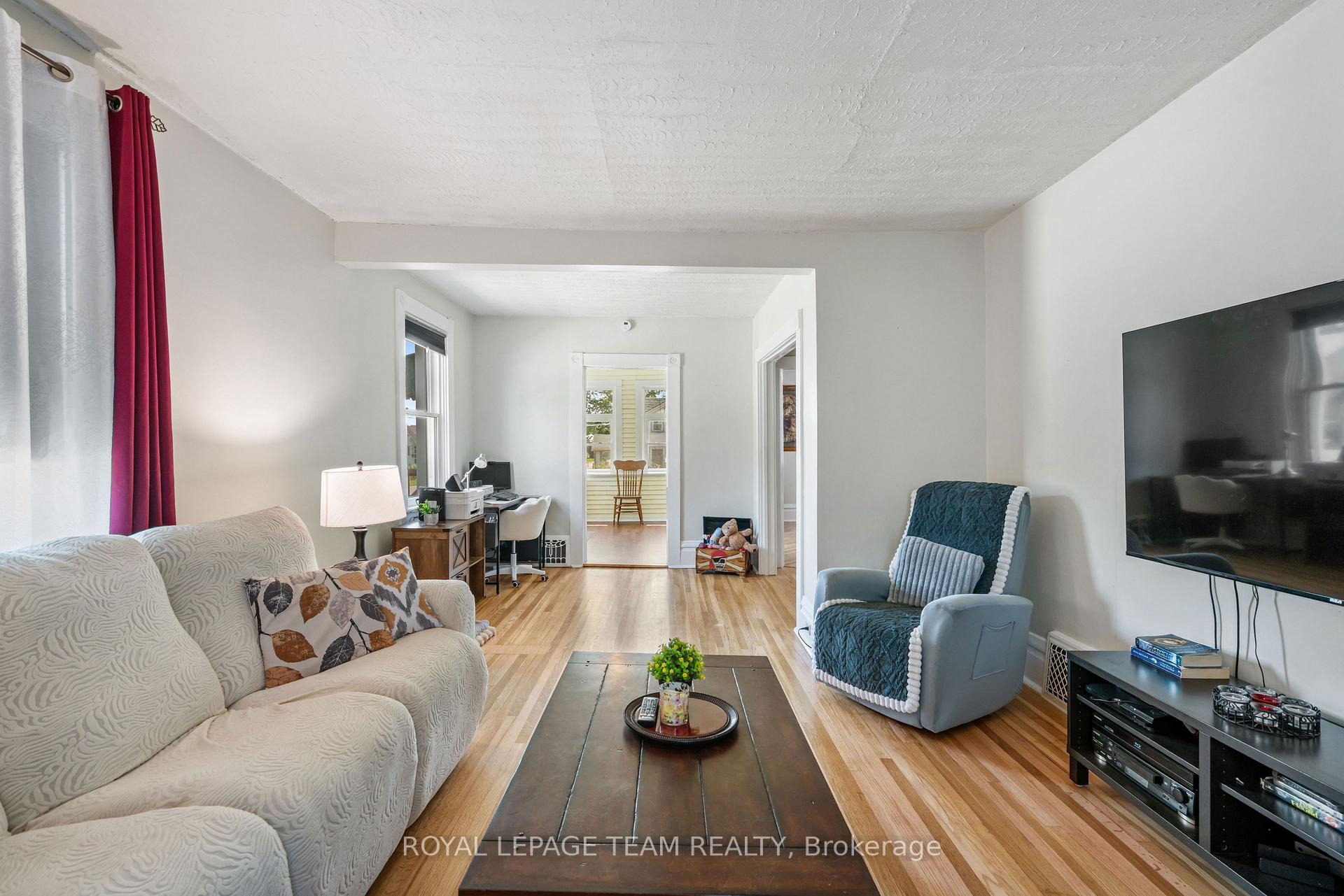 Photo 9 of 301 Oxford Street E, North Grenville, Kemptville — HOMEH