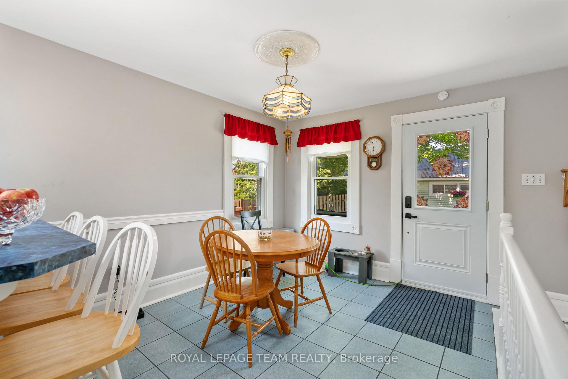 Photo 16 of 301 Oxford Street E, North Grenville, Kemptville — HOMEH