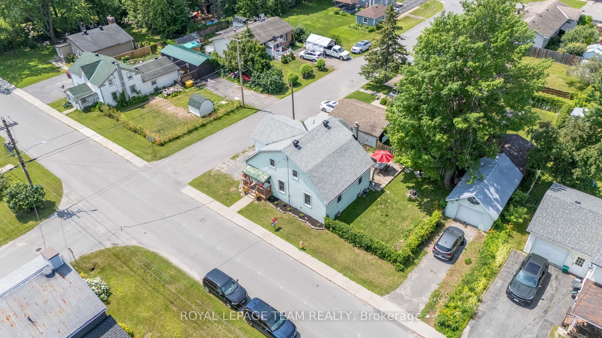 Photo 32 of 301 Oxford Street E, North Grenville, Kemptville — HOMEH