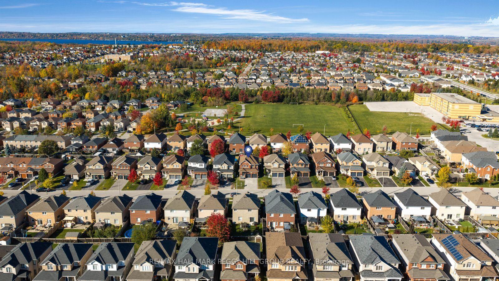 Photo 2 of 80 Monarchy Street, Barrie, Innis-Shore — HOMEH