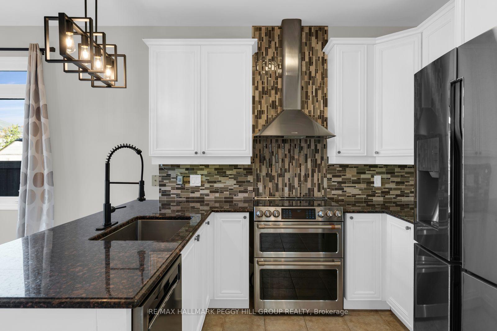 Photo 7 of 80 Monarchy Street, Barrie, Innis-Shore — HOMEH