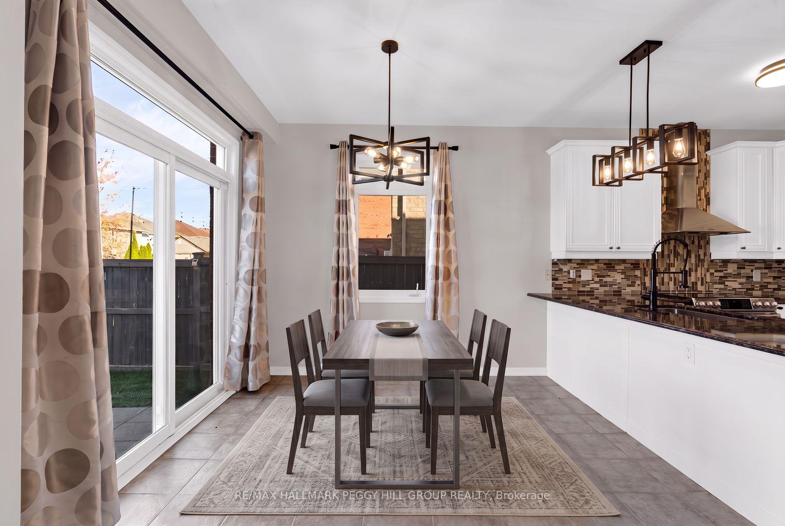 Photo 8 of 80 Monarchy Street, Barrie, Innis-Shore — HOMEH