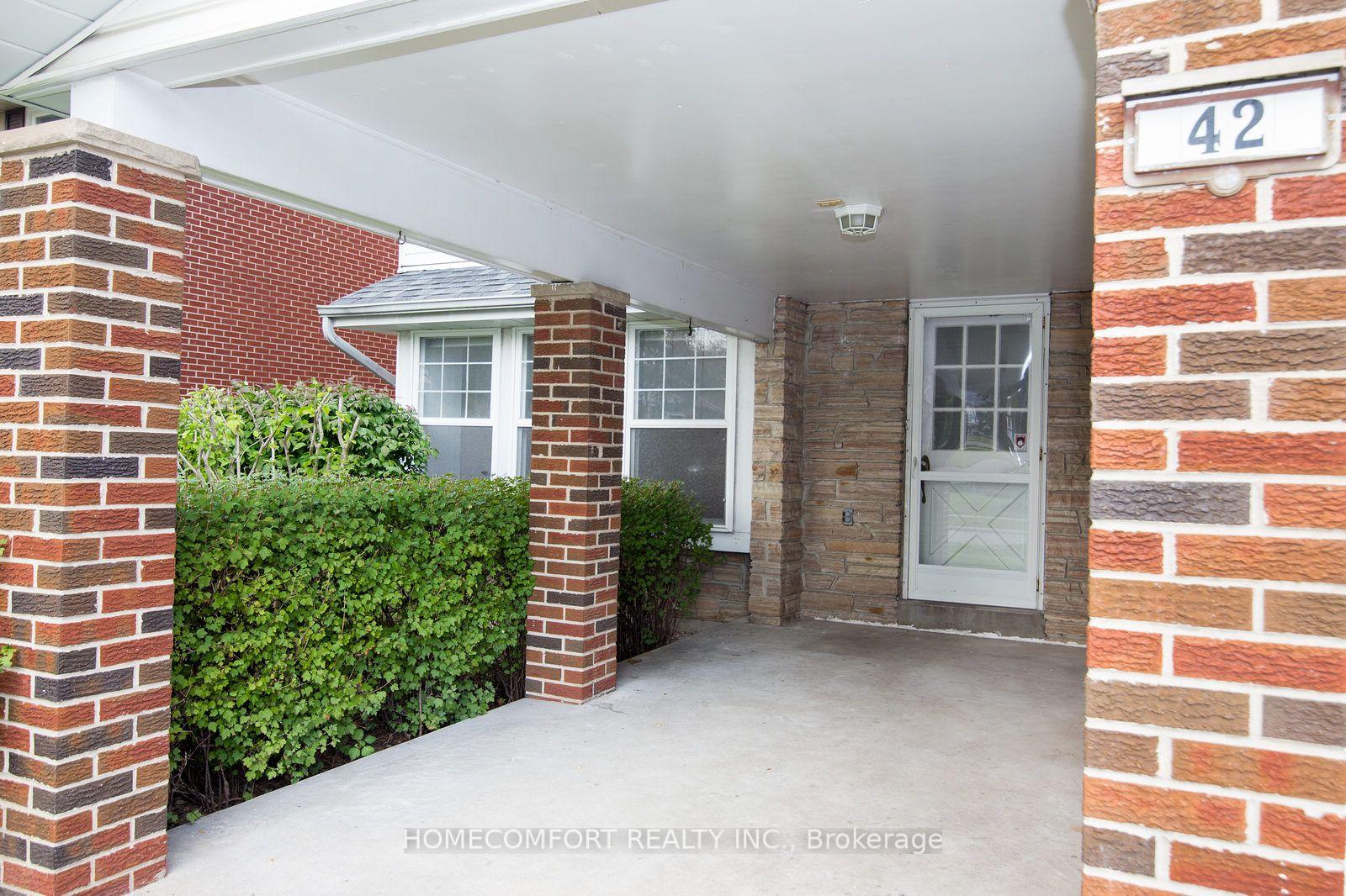 Photo 5 of 42 Pinemeadow Boulevard, Scarborough, L'Amoreaux — HOMEH