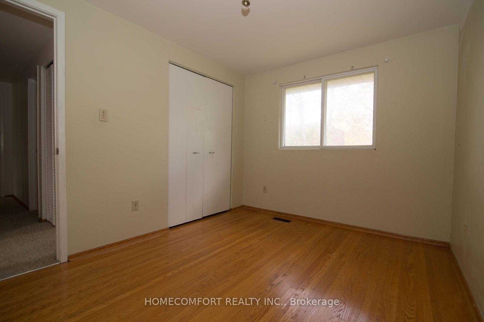 Photo 17 of 42 Pinemeadow Boulevard, Scarborough, L'Amoreaux — HOMEH