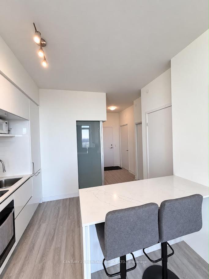 Photo 6 of Unit 1432, 2 David Eyer Road, Richmond Hill, Rural Richmond Hill — HOMEH