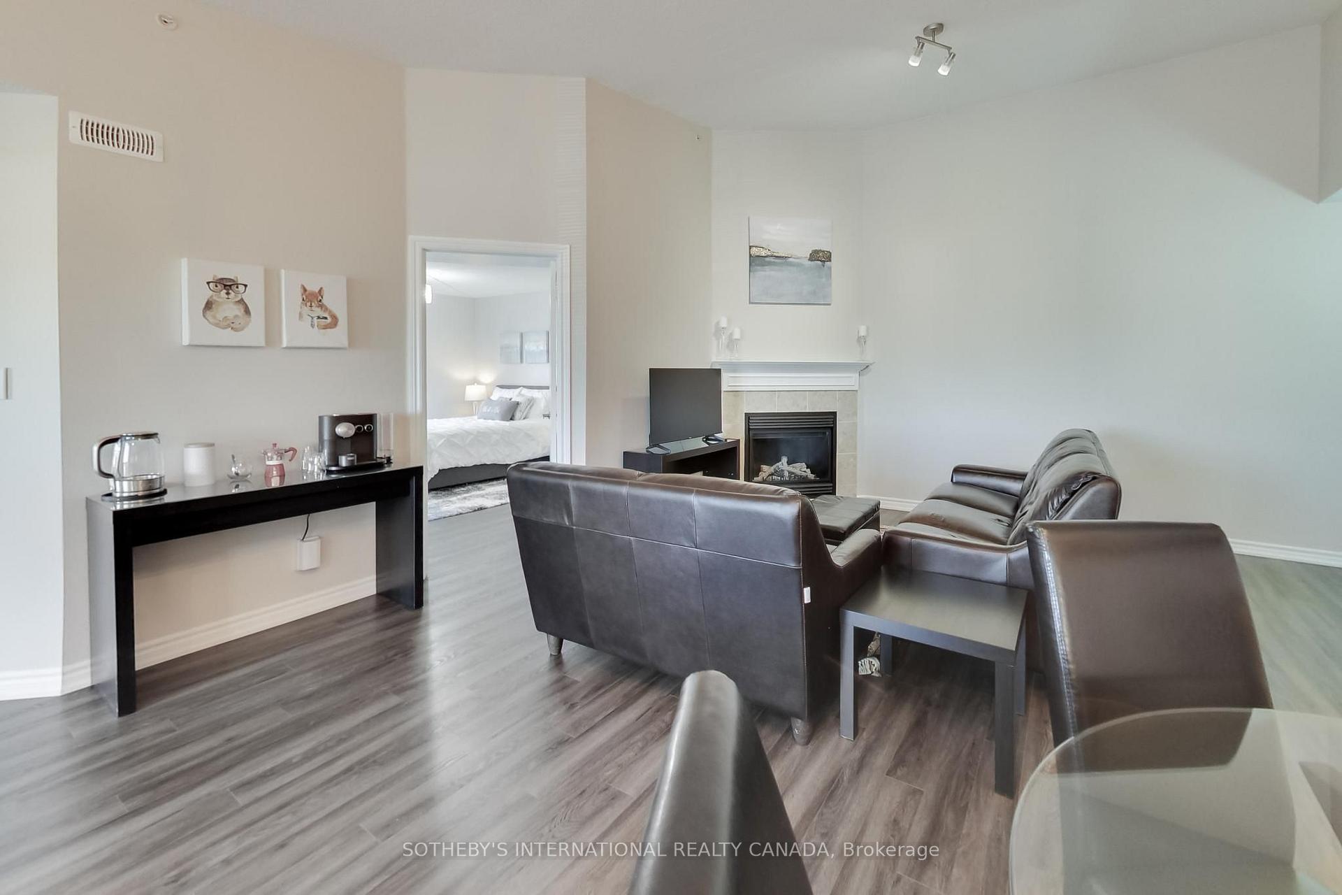 Photo 8 of Unit 402, 1830 Walker's Line, Burlington, Palmer — HOMEH