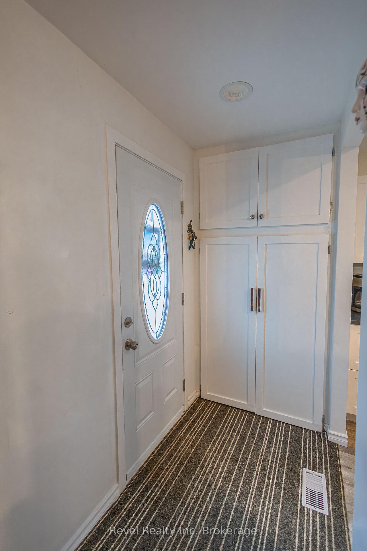 Photo 5 of 1343 Copeland Street, North Bay, West End — HOMEH