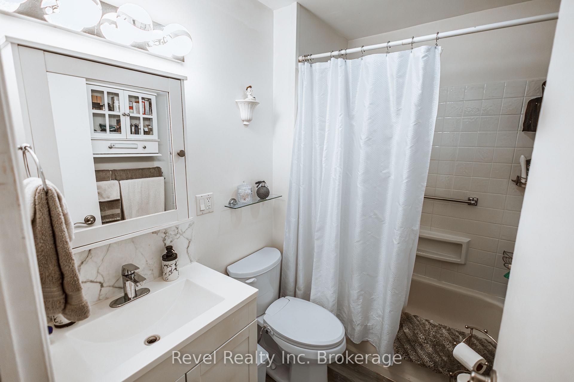 Photo 12 of 1343 Copeland Street, North Bay, West End — HOMEH