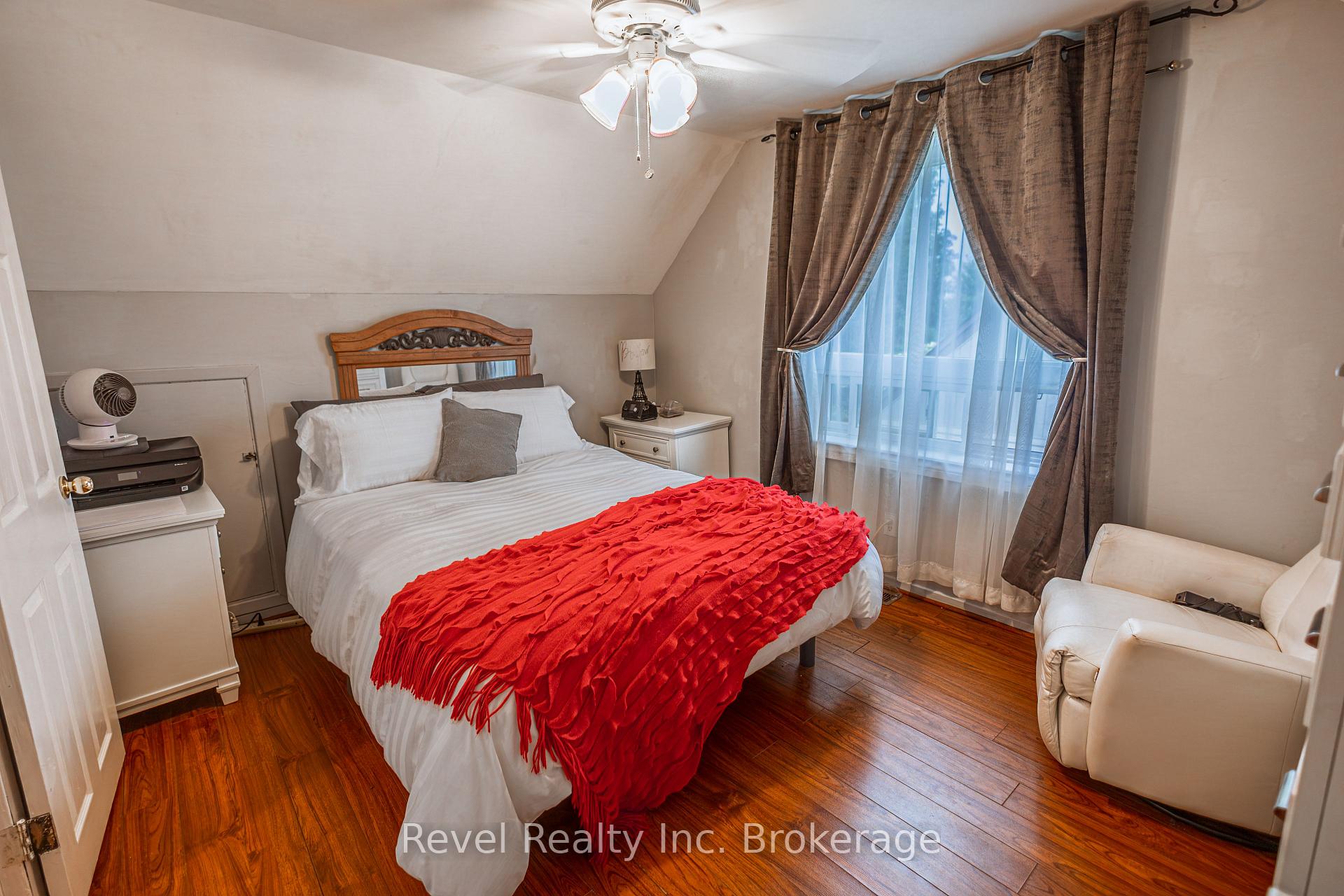 Photo 15 of 1343 Copeland Street, North Bay, West End — HOMEH