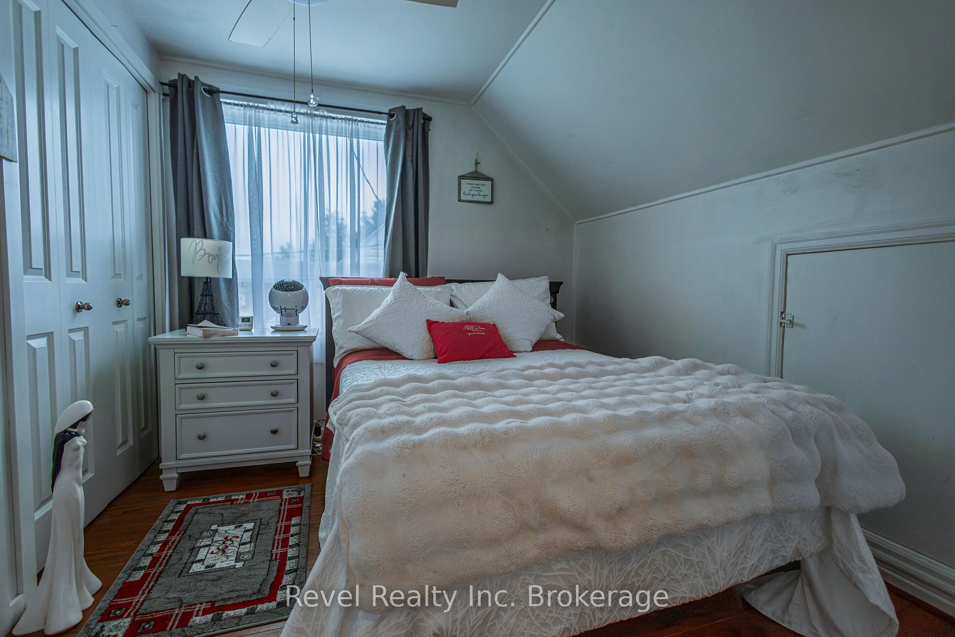Photo 17 of 1343 Copeland Street, North Bay, West End — HOMEH