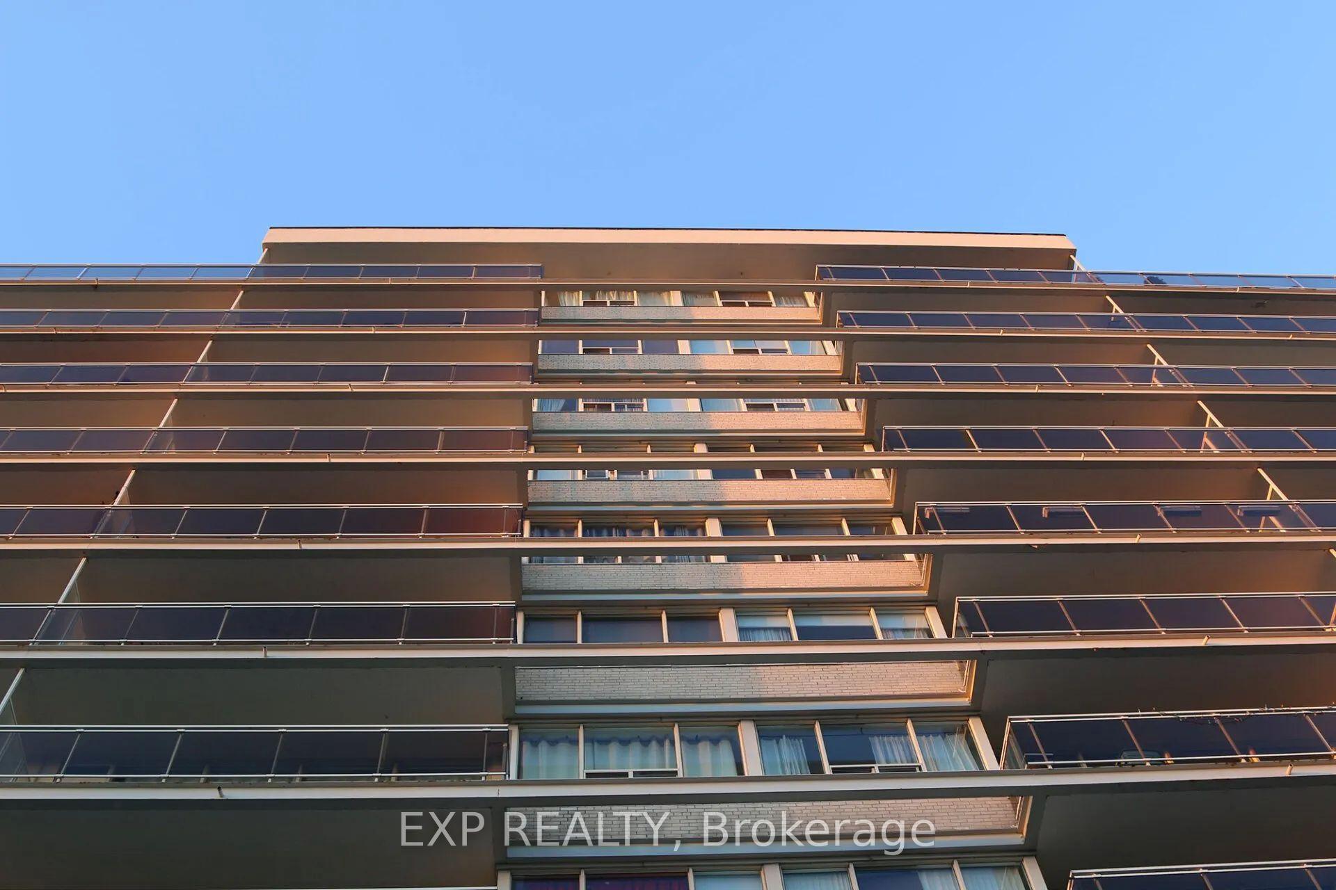 Front of Unit 1007, 160 Balmoral Avenue