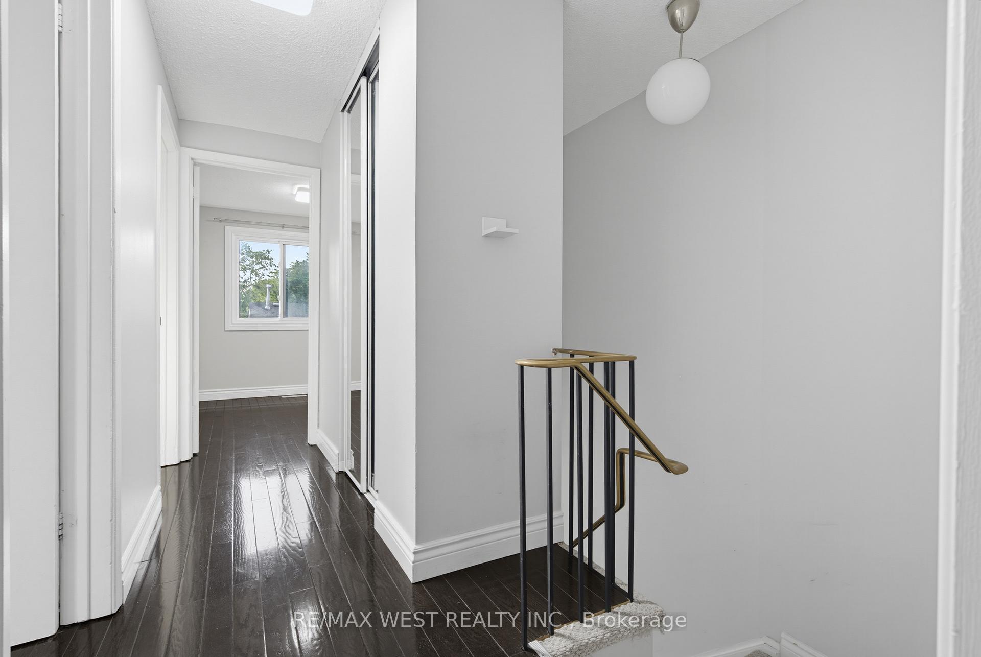 Photo 14 of 24 Primrose Crescent, Brampton, Heart Lake West — HOMEH