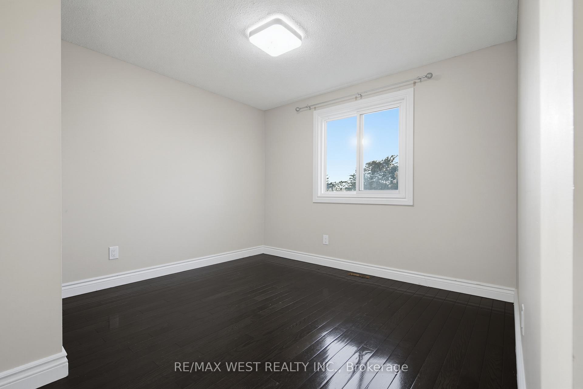 Photo 15 of 24 Primrose Crescent, Brampton, Heart Lake West — HOMEH