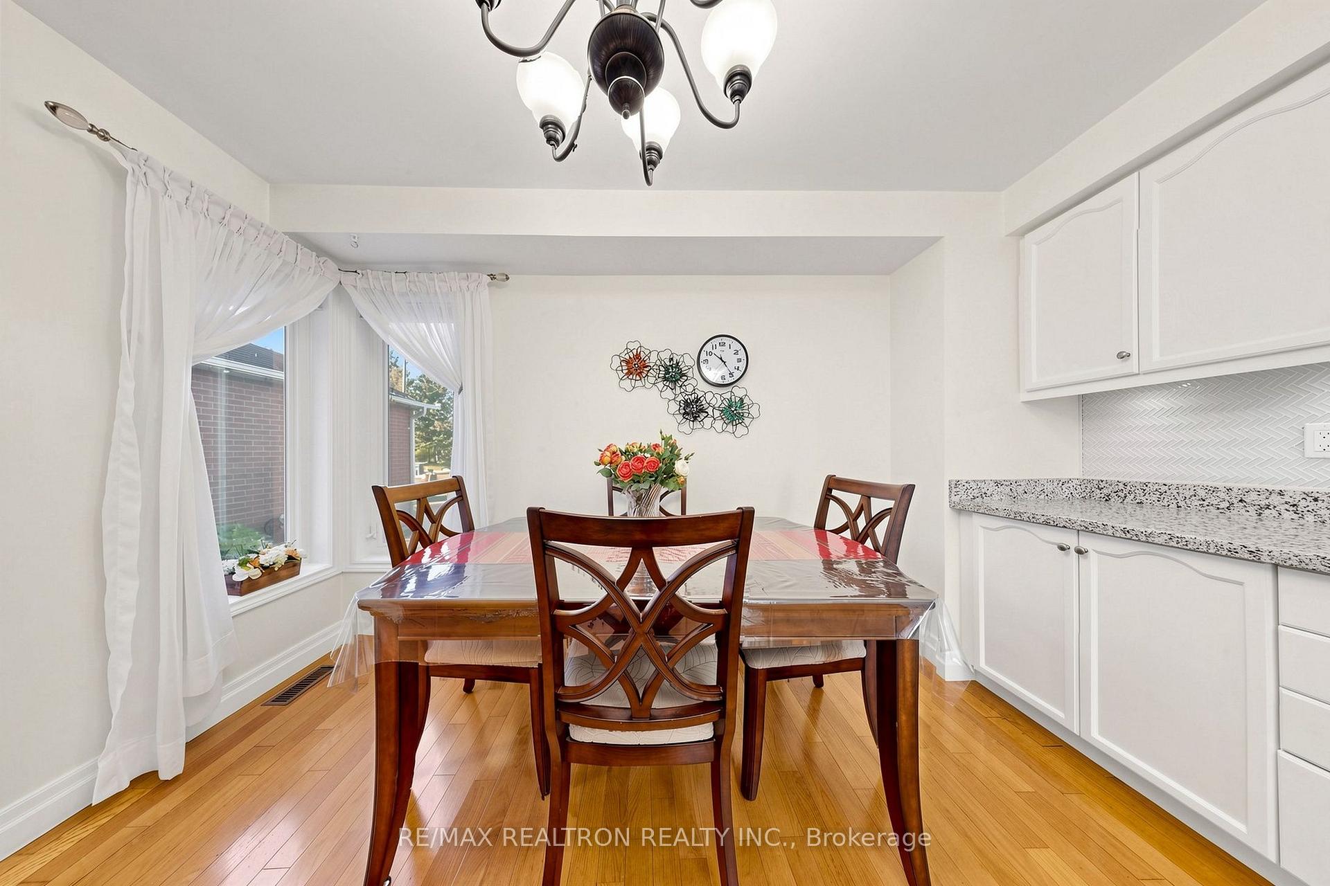 Photo 10 of 19 Cashel Court, Aurora, Aurora Highlands — HOMEH