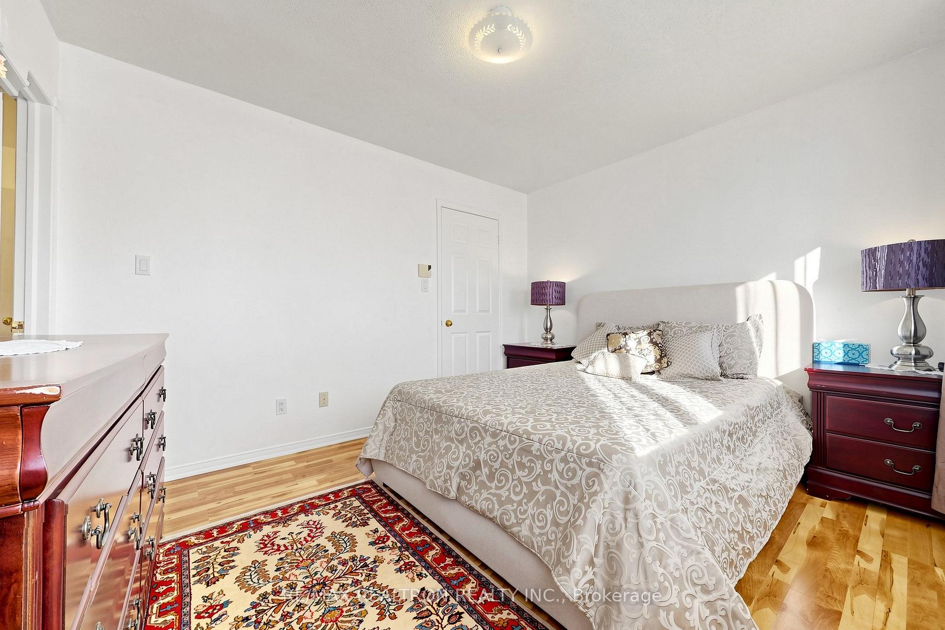 Photo 17 of 19 Cashel Court, Aurora, Aurora Highlands — HOMEH