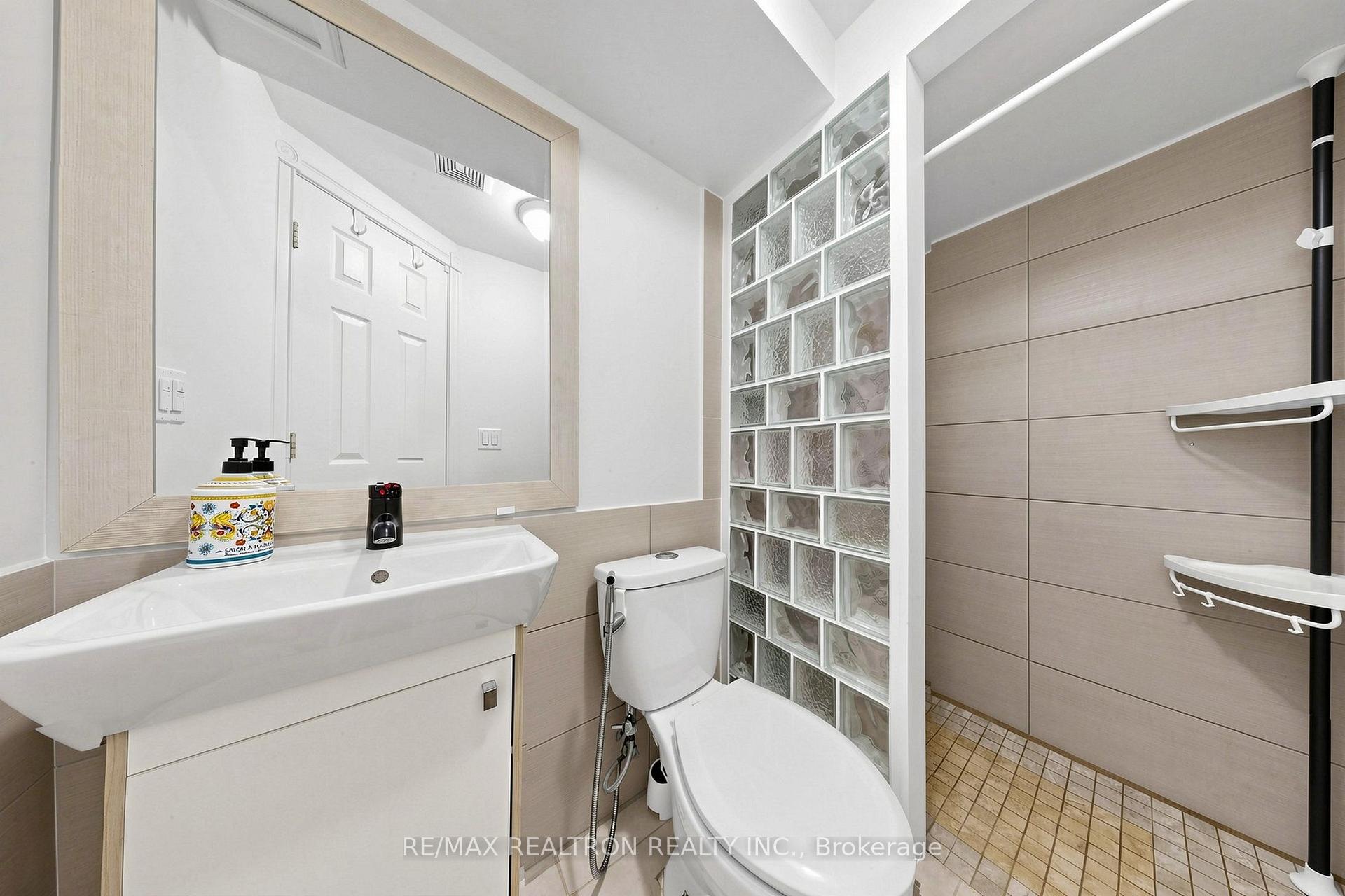 Photo 22 of 19 Cashel Court, Aurora, Aurora Highlands — HOMEH