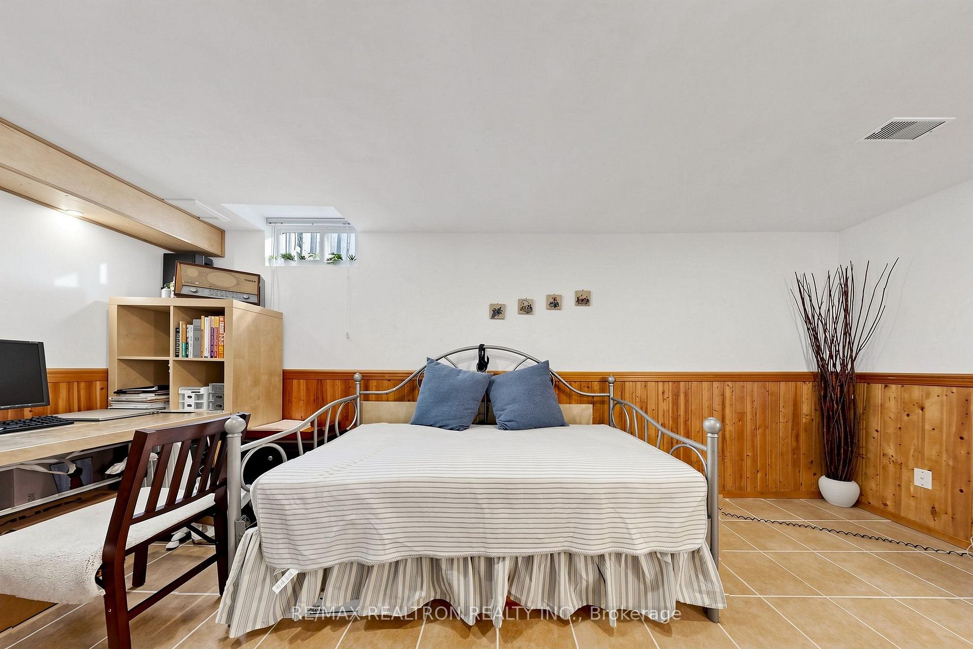 Photo 23 of 19 Cashel Court, Aurora, Aurora Highlands — HOMEH