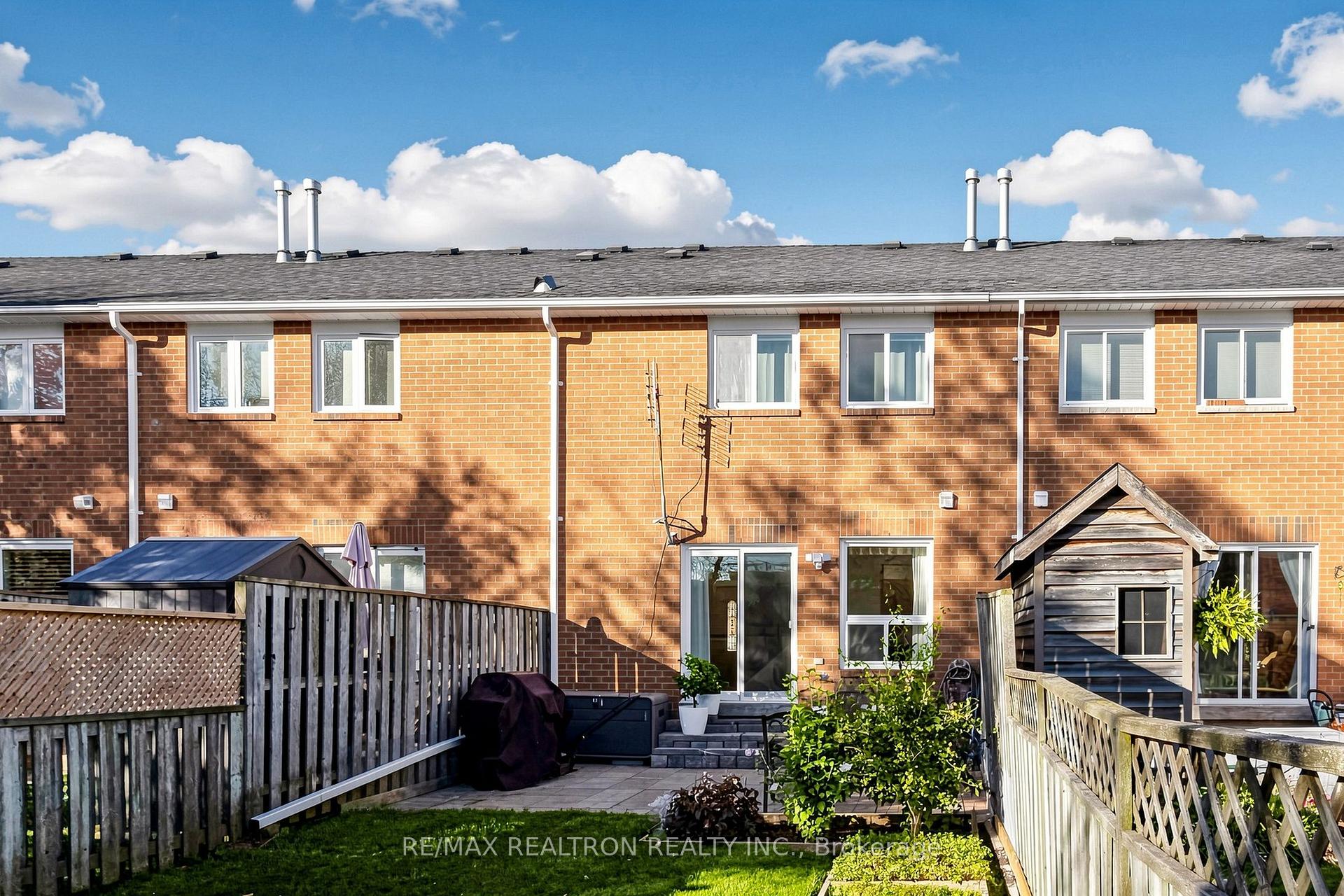 Photo 25 of 19 Cashel Court, Aurora, Aurora Highlands — HOMEH