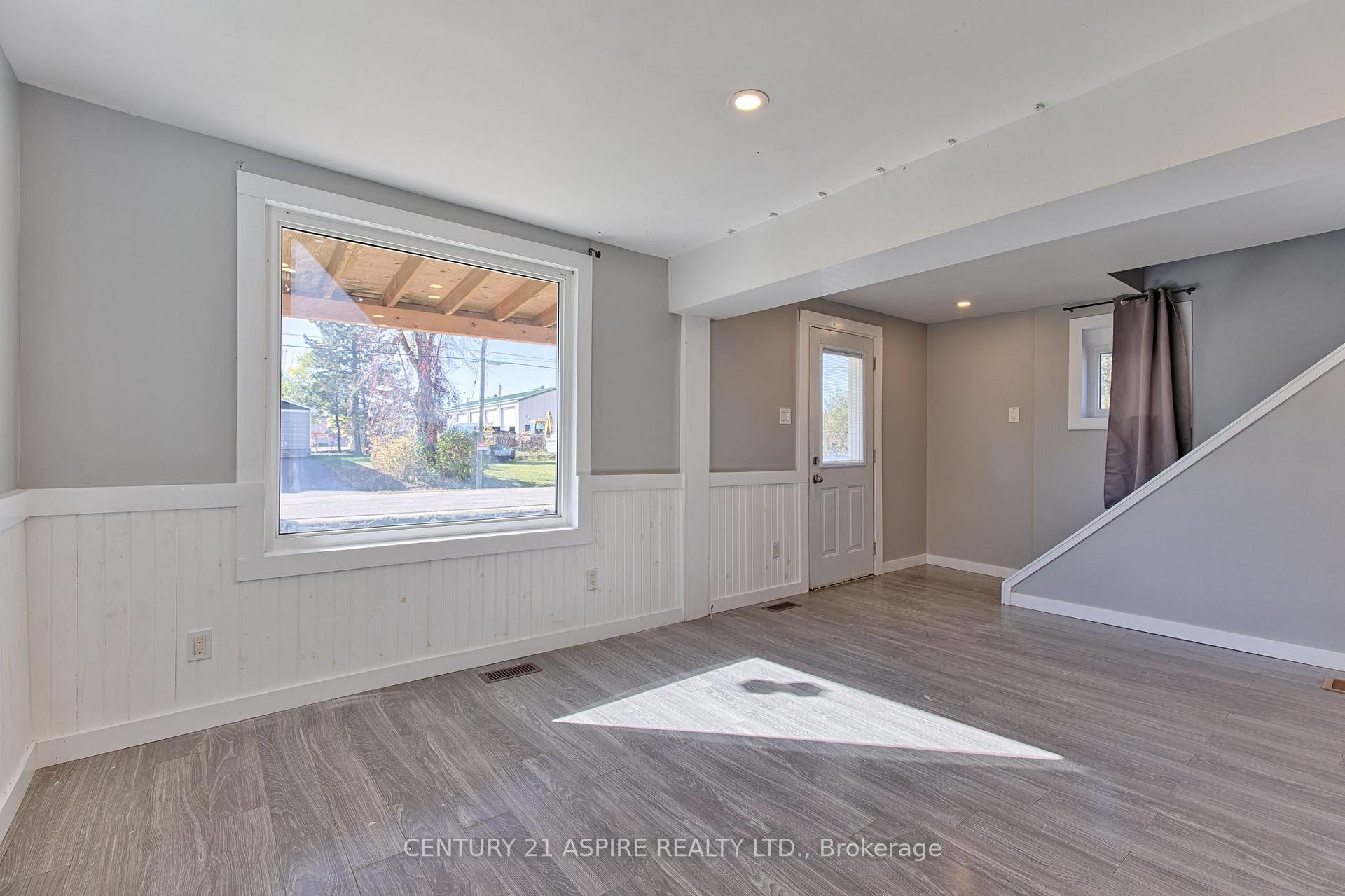 Photo 4 of 295 Julien Street, Pembroke, Pembroke — HOMEH