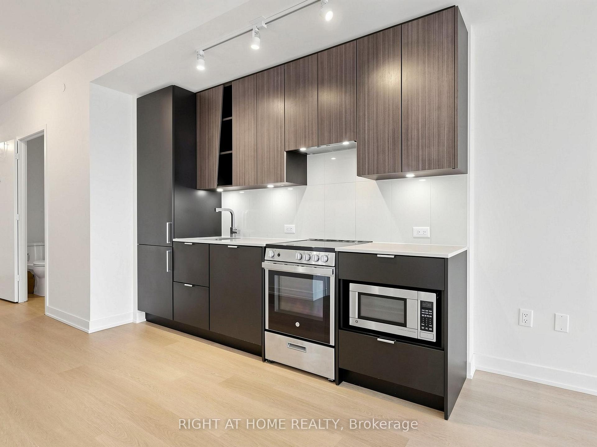 Photo 9 of Unit 3412, 3883 Quartz Road, Mississauga, City Centre — HOMEH