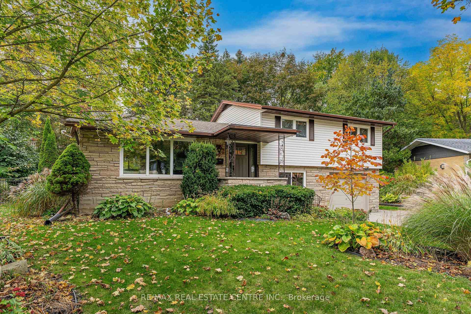Photo of 33 Shadywood Crescent