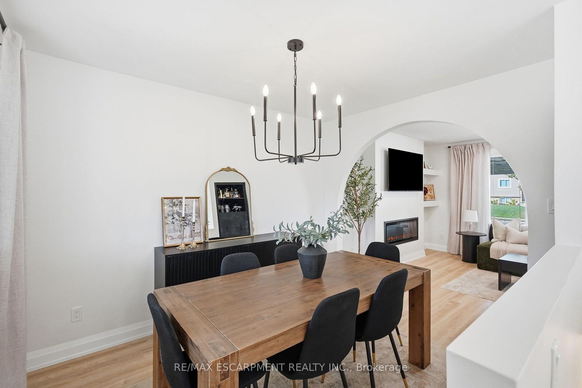Photo 13 of 48 Stoney Brook Drive, Hamilton, Stoney Creek — HOMEH