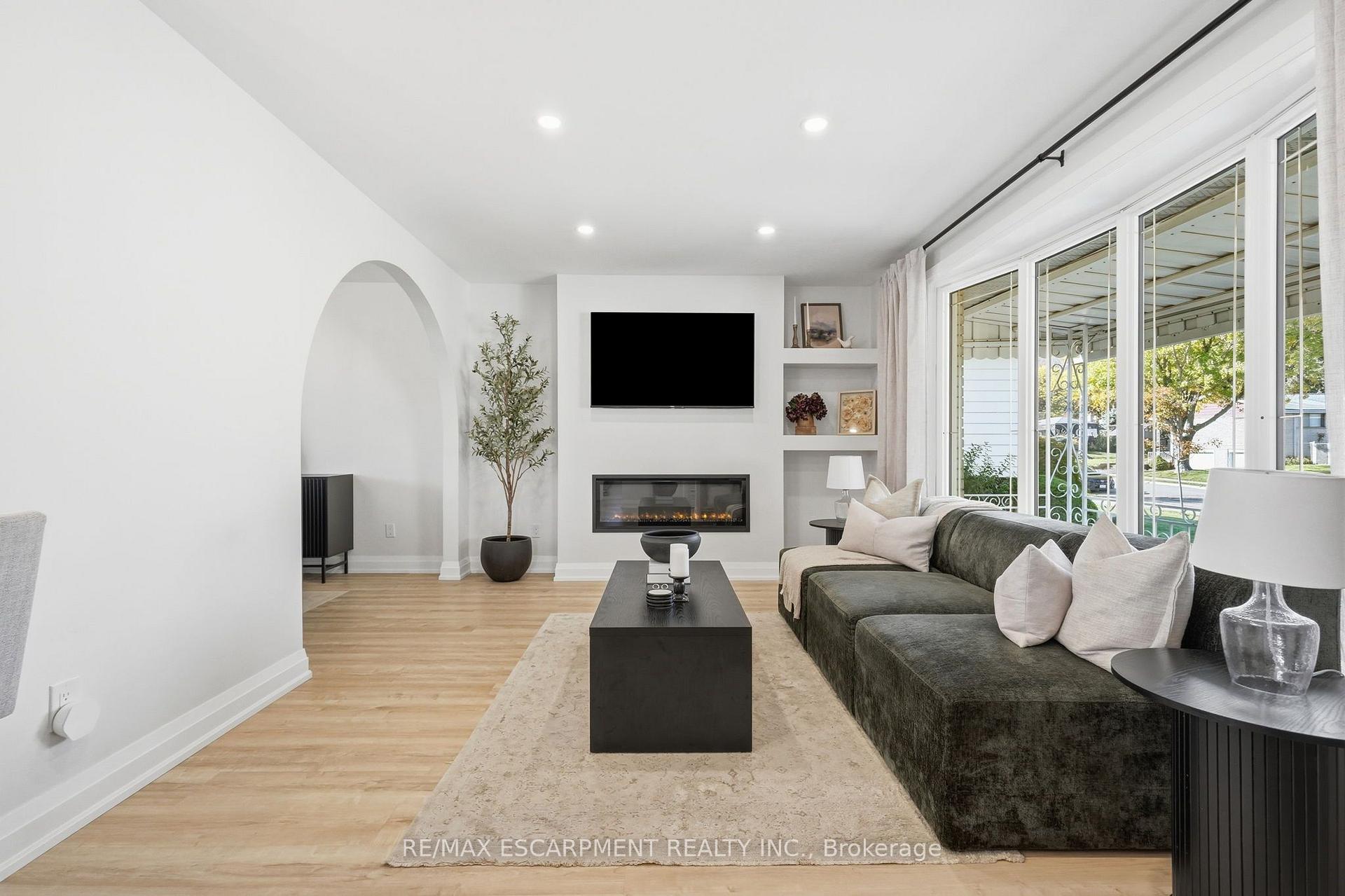 Photo 17 of 48 Stoney Brook Drive, Hamilton, Stoney Creek — HOMEH
