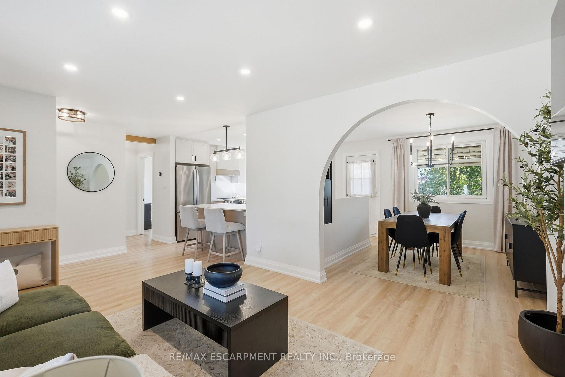 Photo 19 of 48 Stoney Brook Drive, Hamilton, Stoney Creek — HOMEH