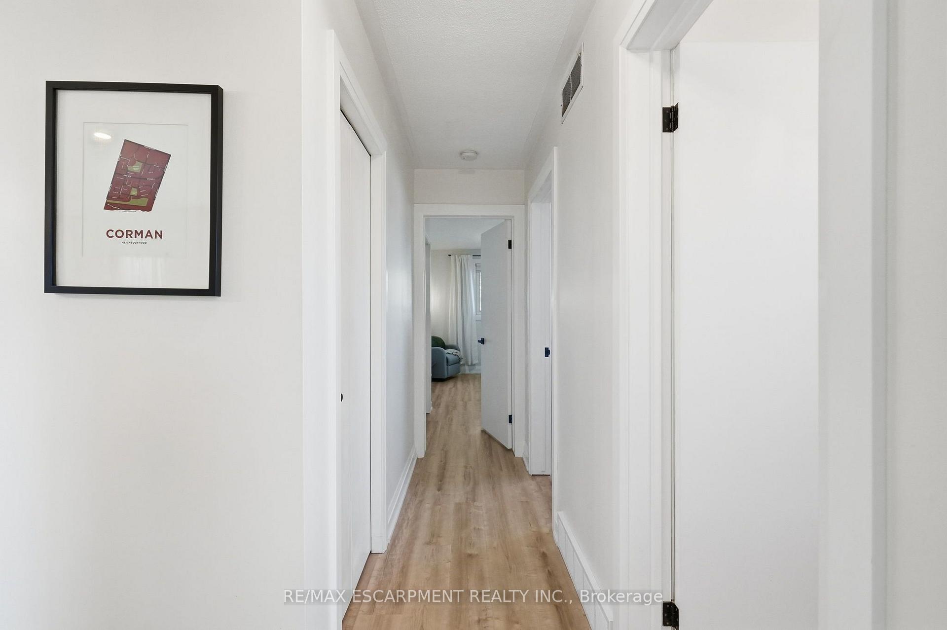 Photo 22 of 48 Stoney Brook Drive, Hamilton, Stoney Creek — HOMEH