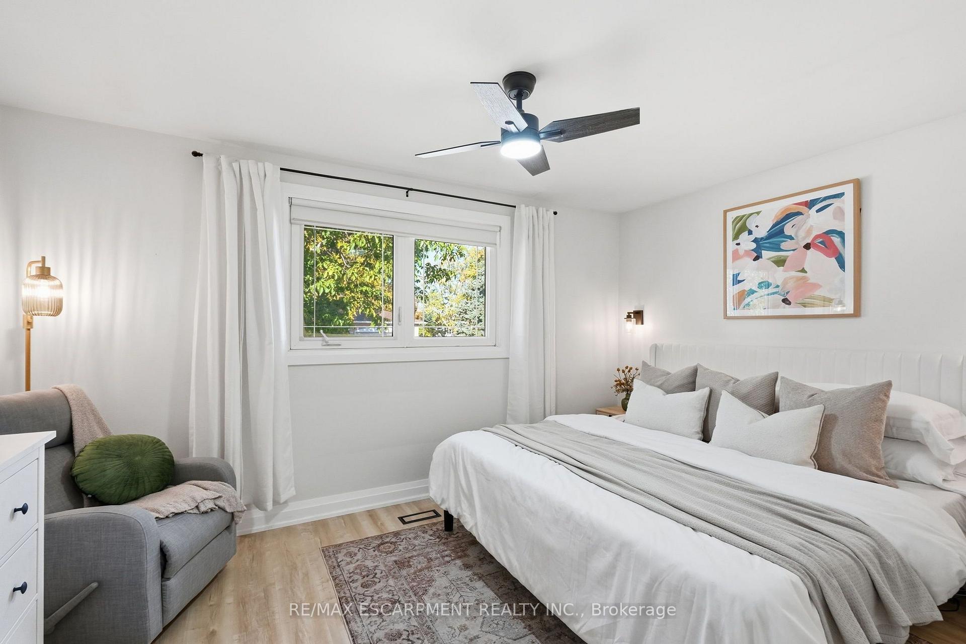 Photo 23 of 48 Stoney Brook Drive, Hamilton, Stoney Creek — HOMEH