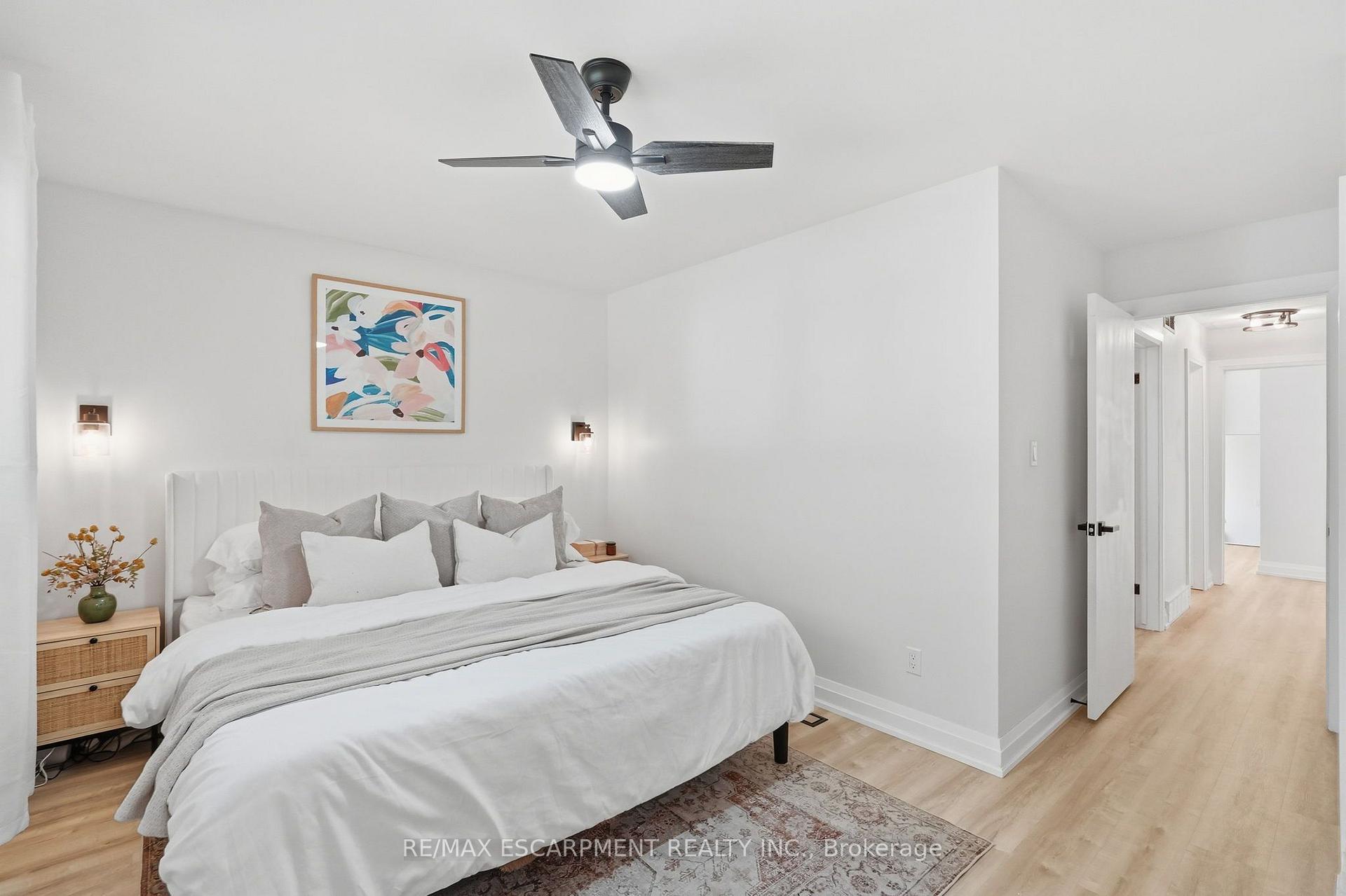 Photo 24 of 48 Stoney Brook Drive, Hamilton, Stoney Creek — HOMEH