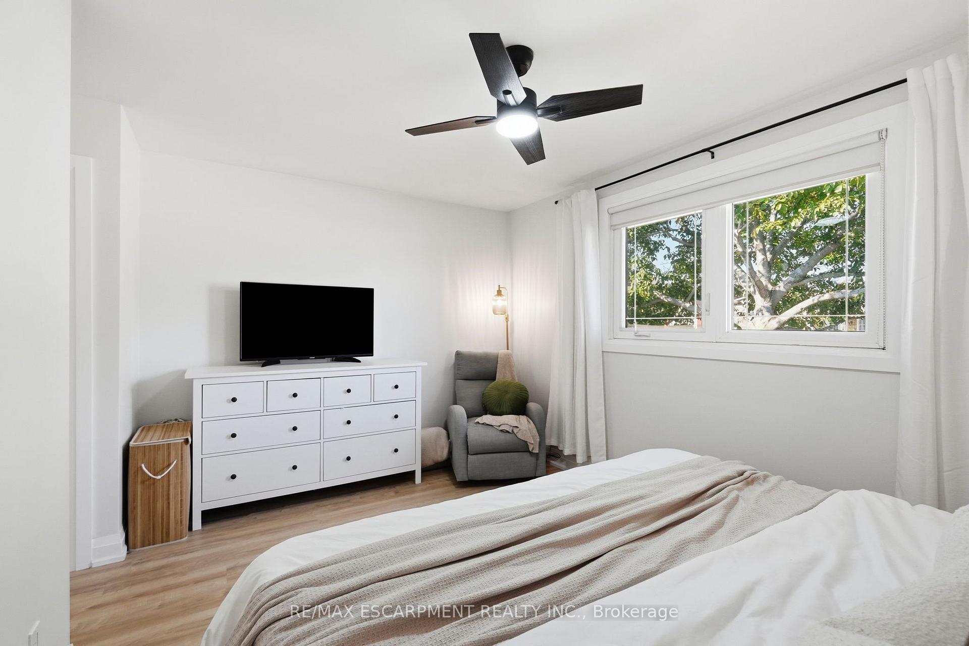 Photo 25 of 48 Stoney Brook Drive, Hamilton, Stoney Creek — HOMEH