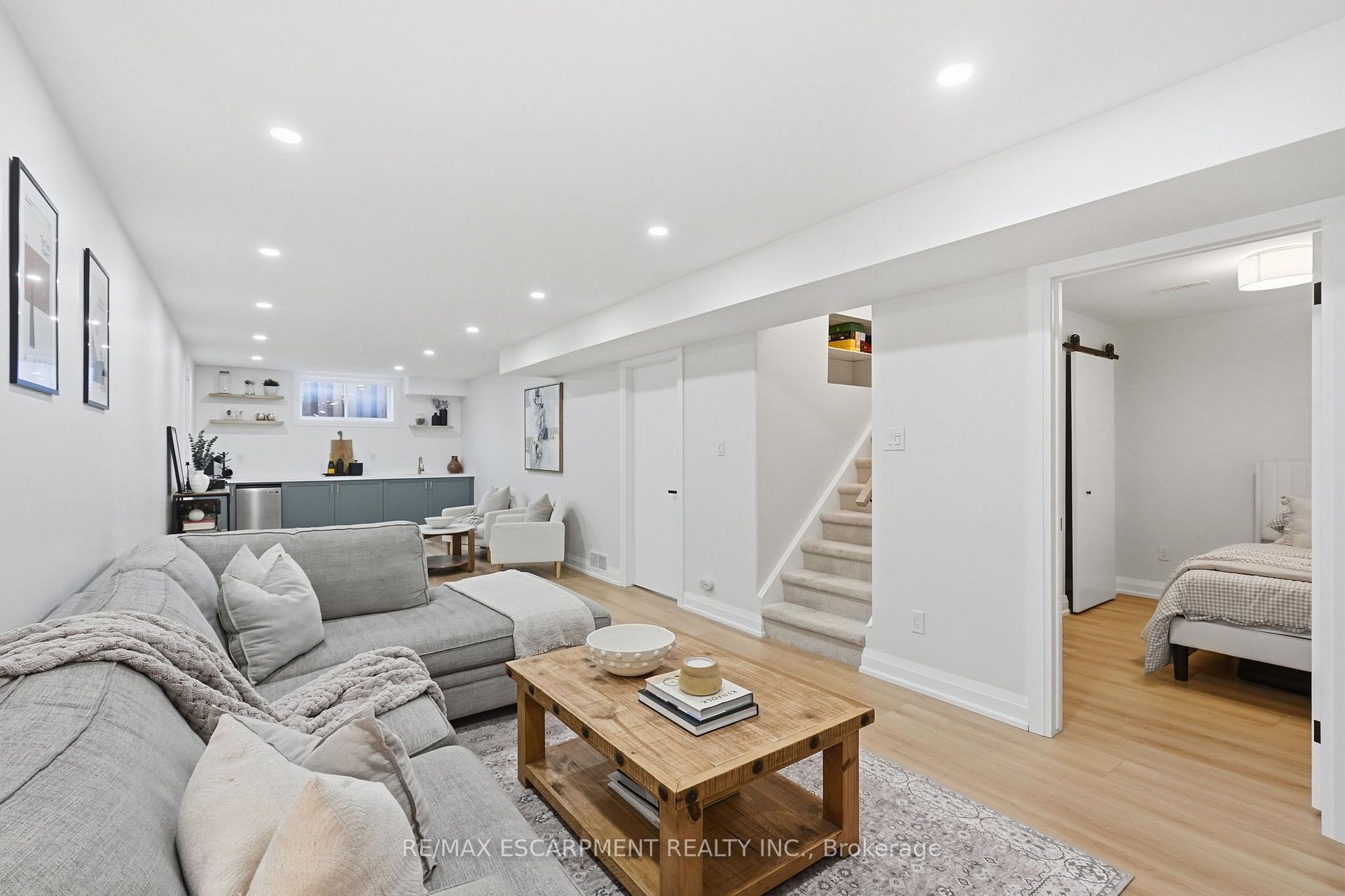 Photo 33 of 48 Stoney Brook Drive, Hamilton, Stoney Creek — HOMEH