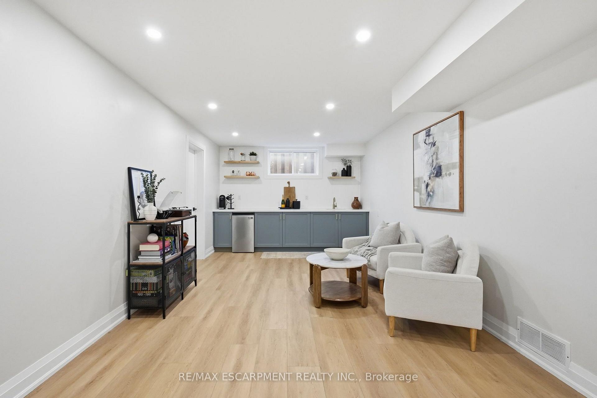 Photo 34 of 48 Stoney Brook Drive, Hamilton, Stoney Creek — HOMEH