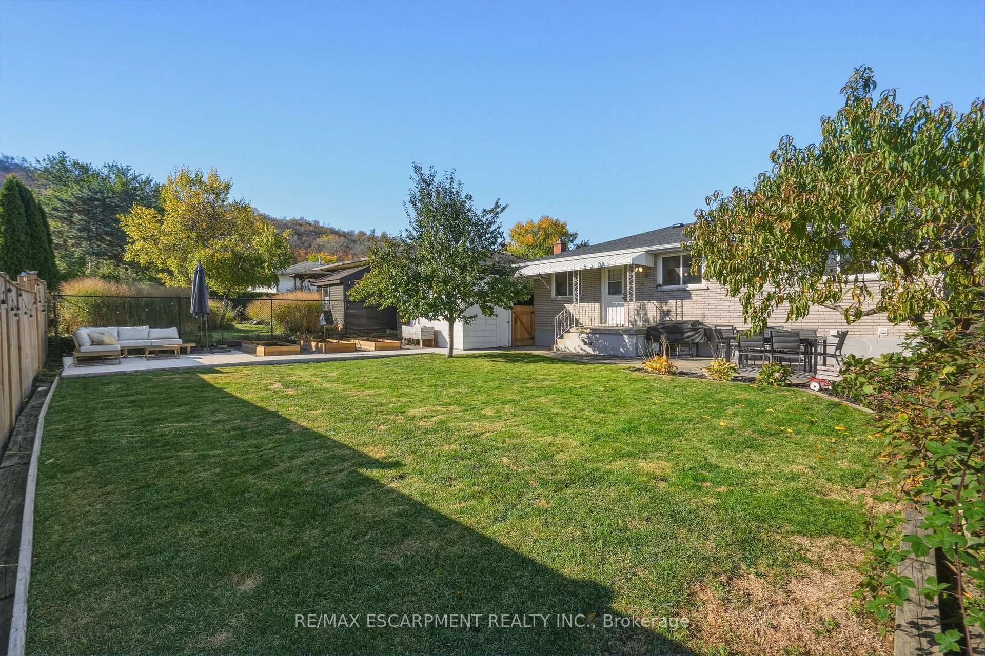Photo 44 of 48 Stoney Brook Drive, Hamilton, Stoney Creek — HOMEH