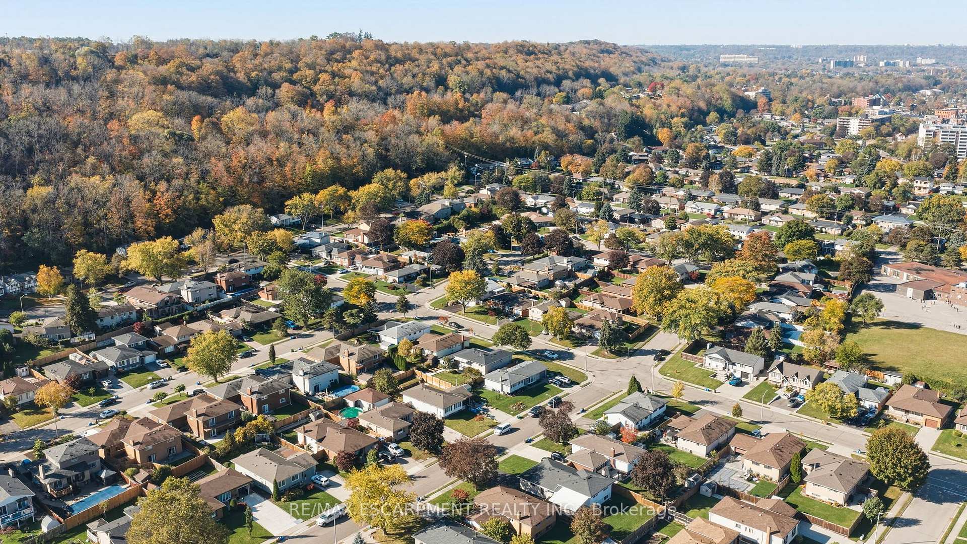 Photo 49 of 48 Stoney Brook Drive, Hamilton, Stoney Creek — HOMEH